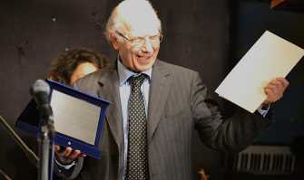 Monachino � storia: una targa dagli ex ''musicisti di piazza Umberto''